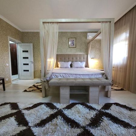 Hi-Tech Apartment In City Center Tashkent Bagian luar foto