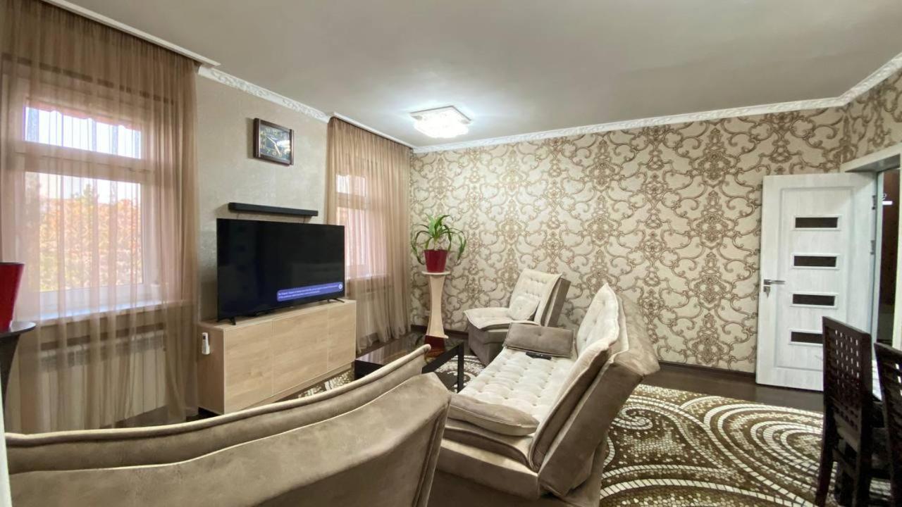 Hi-Tech Apartment In City Center Tashkent Bagian luar foto